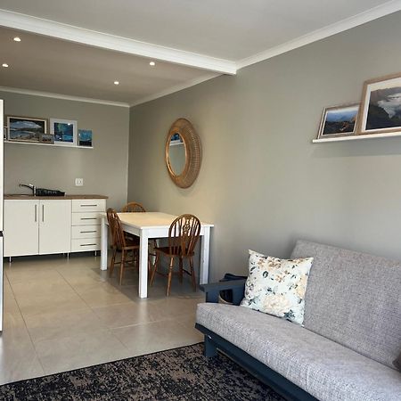 Tuis En Tevrede - 1 Bedroom Flat Hermanus Exteriör bild